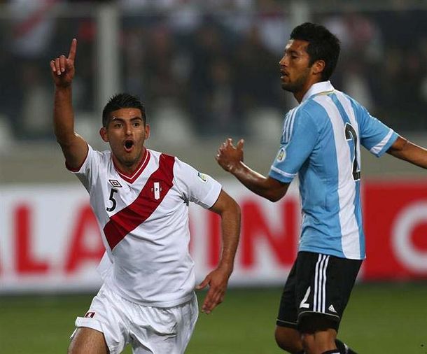 Zambrano polémico: Higuaín y Messi son dos niñas