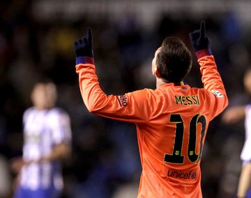 Con un hat-trick de Messi