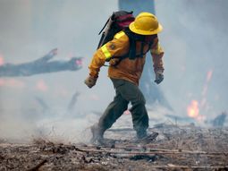 logran controlar el incendio forestal en el cerro otto logran controlar el incendio forestal en el cerro otto