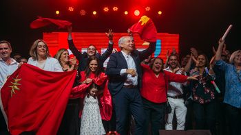 Robert Silva es el favorito a ganar las elecciones del Partido Colorado según recientes encuestas. Robert Silva es el favorito a ganar las elecciones del Partido Colorado según recientes encuestas.