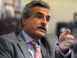 Si están tan ansiosos de llegar a la Casa Rosada, que hagan una visita guiada