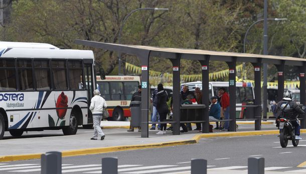 Gremios del transporte se reúnen con el Gobierno: exigen bono de fin de año