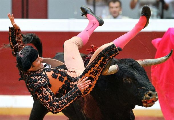 Venganza: el momento en que un torero cae derrotado