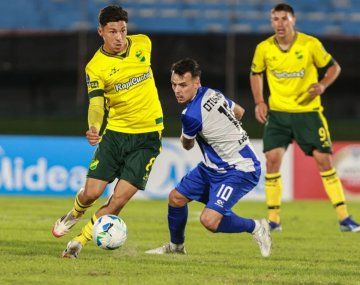 Defensa busca un milagro ante Cerro Largo para seguir con vida en la Sudamericana