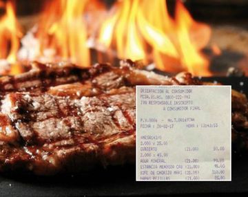 El insólito ítem que le quisieron cobrar a una mujer en un restaurante