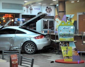 El futbolista Jonathan Ferrari se chocó un McDonalds