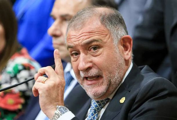 Así defendió Luis Juez el DNU de Milei: Tiene agujeros jurídicos horribles...
