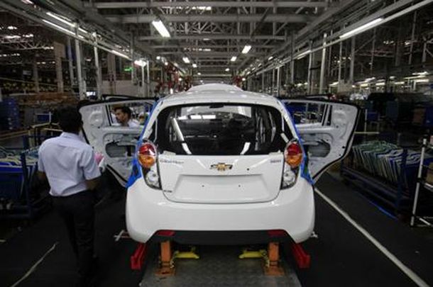 El oficialismo acusa a las automotrices por egoísmo