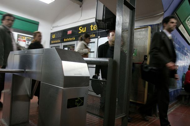 Metrodelegados Retoman La Apertura De Molinetes