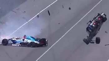 El auto de Dixon, por los aires El auto de Dixon, por los aires