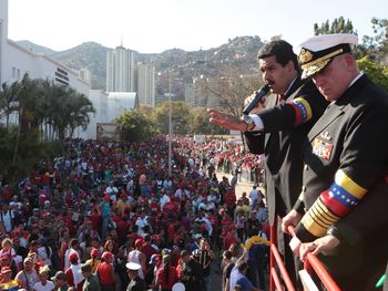 Maduro asume la presidencia y las elecciones serían en abril