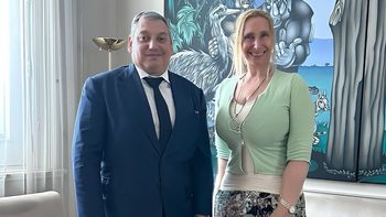 El embajador uruguayo en Argentina, Carlos Enciso, se reunió con Karina Milei. El embajador uruguayo en Argentina, Carlos Enciso, se reunió con Karina Milei.