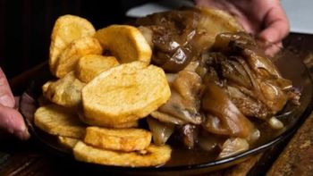 Ubicado en Floresta y con platos exquisitos, este bodegón es el punto de encuentro de diversas familias y amigos. Ubicado en Floresta y con platos exquisitos, este bodegón es el punto de encuentro de diversas familias y amigos.