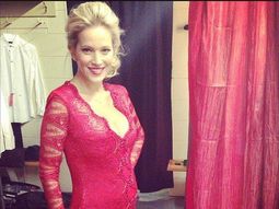luisana deslumbro con un escotadisimo vestido luisana deslumbro con un escotadisimo vestido