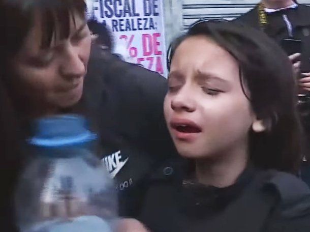 Feroz represión policial en Congreso: una niña de 10 años fue atacada con  gas pimienta