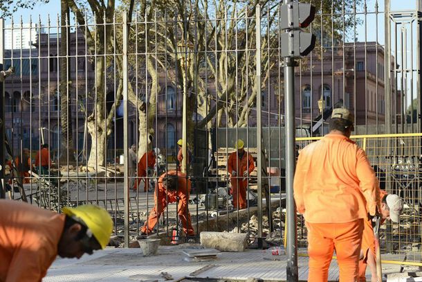 Declaran ilegal la instalación de rejas en la Plaza de Mayo