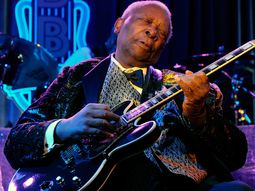 internan a b.b. king por  deshidratacion