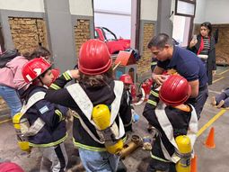 Bomberitos, perros rescatistas y drones: propuestas gratuitas para disfrutar en vacaciones de invierno Bomberitos, perros rescatistas y drones: propuestas gratuitas para disfrutar en vacaciones de invierno
