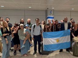 Partió a Roma el primer vuelo de Aerolíneas Argentinas que traerá a los argentinos varados en Israel