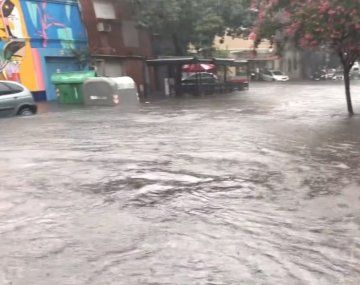 Inundaciones y líneas de subte interrumpidas en la Ciudad por la fuerte lluvia