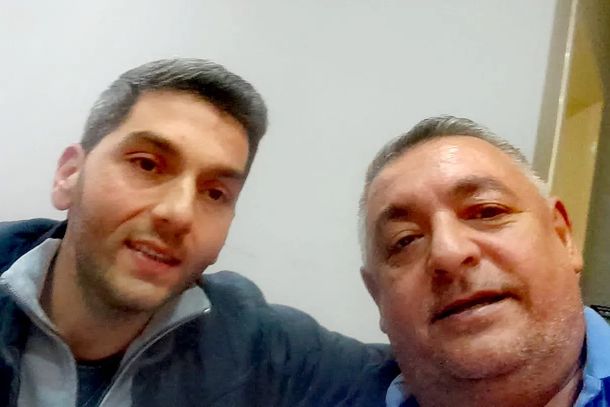 El “Uruguayo” Walter Mario Rodríguez Sierra junto a Claudio Faro, actual concejal del PRO en Morón. Foto: El Argentino Diario El “Uruguayo” Walter Mario Rodríguez Sierra junto a Claudio Faro, actual concejal del PRO en Morón. Foto: El Argentino Diario