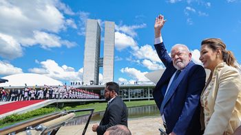 El presidente de Brasil, Lula da Silva, llega a Uruguay para reunirse con su par Luis Lacalle Pou. El presidente de Brasil, Lula da Silva, llega a Uruguay para reunirse con su par Luis Lacalle Pou.