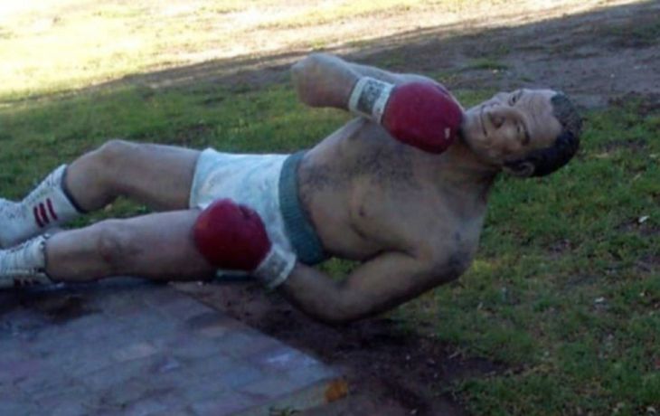 Mendoza: destruyeron la estatua del boxeador Nicolino Locche