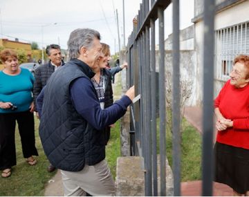 Macri y Vidal encabezaron un timbreo en Lobos