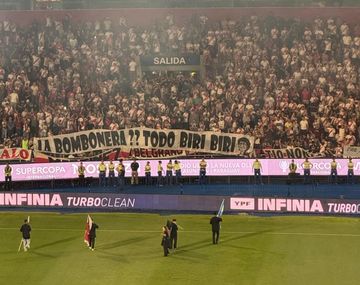 La polémica bandera de River para Boca en Paraguay: ¿La Bombonera? Biri Biri