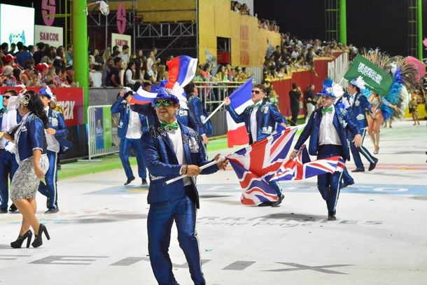 Corrientes: polémica por la exhibición de banderas británicas en el Carnaval