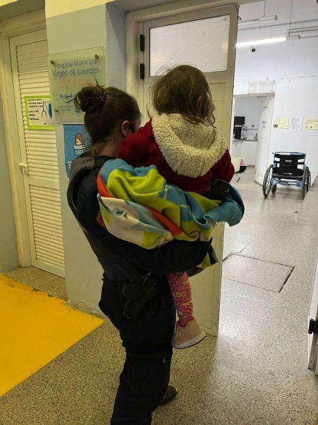 Córdoba: una mujer encerró a su hija de 2 años para ir a una fiesta y la tuvo que rescatar la Policía