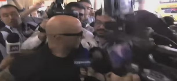 ¿Desagradecidos? Jorge Sampaoli fue increpado en su llegada a Chile
