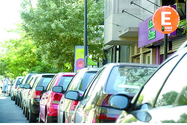 La Plata ya tiene el 50% de las calles con estacionamiento medido