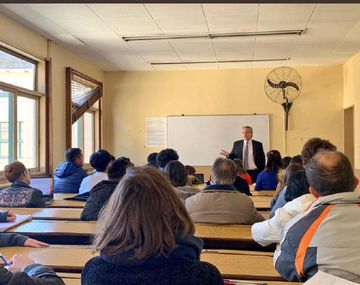 Alberto reveló que Macri lo llamó y no lo atendió porque estaba dando clase