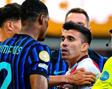 El curioso mensaje de Dumfries tras su cruce con Acuña en Inter-River por el MdC