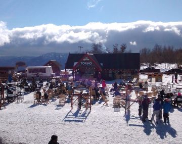 Cerraron un parador y analizan la clausura del centro de esquí tras la fiesta anticuarentena