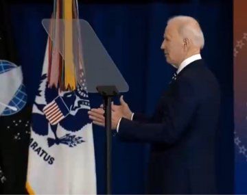 Estados Unidos: el blooper de Joe Biden al bajar de un escenario