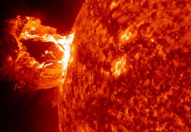 Tres grandes llamaradas solares en menos de un día