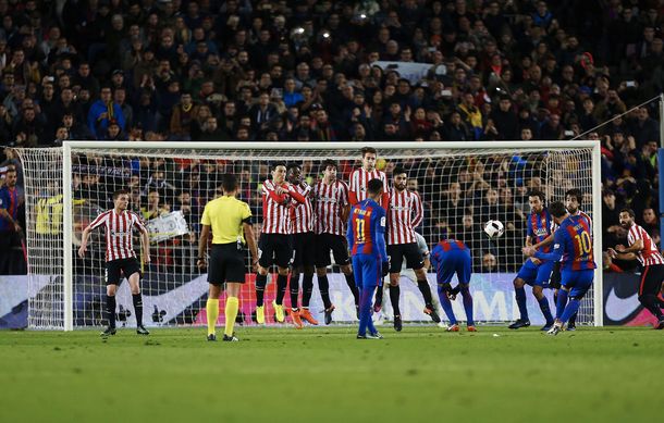 Con un golazo de Lionel Messi