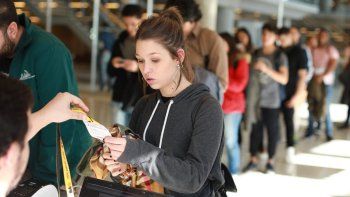 Expo Empleo BA llegó a La Rural y se registra una larga fila de personas en búsqueda de ofertas laborales Expo Empleo BA llegó a La Rural y se registra una larga fila de personas en búsqueda de ofertas laborales