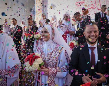Parejas celebraron un casamiento masivo en las ruinas de Palestina: Momento feliz