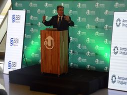 Alejandro Stipanicic disertó sobre el avance de la transición energética en Uruguay y en el mundo. Alejandro Stipanicic disertó sobre el avance de la transición energética en Uruguay y en el mundo.