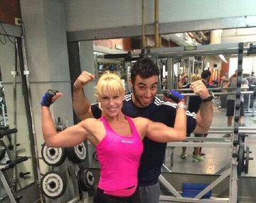 Mónica Farro estrenó su nueva y tonificada figura en el gym