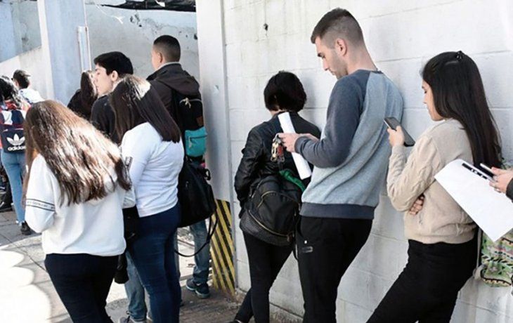 El empleo informal alcanzó el 43,2% y marcó un récord en el último año