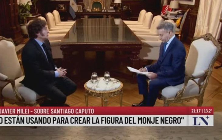 La camiseta que apareció en el despecho de Milei y sorprendió a todos