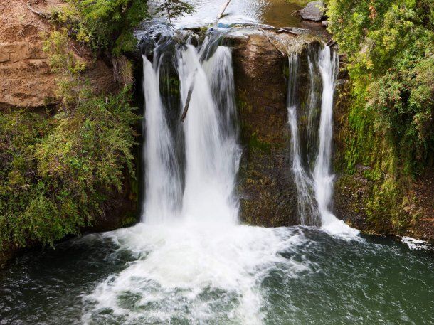 Una de las cascadas del Río Nant y Fall