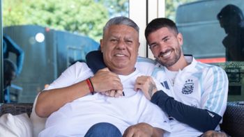 chiqui tapia publico una foto con rodrigo de paul en ezeiza: motorcito chiqui tapia publico una foto con rodrigo de paul en ezeiza: motorcito