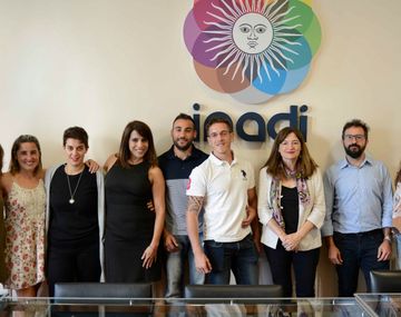 La pareja realizó la denuncia formal por la discriminación sufrida en un balneario.