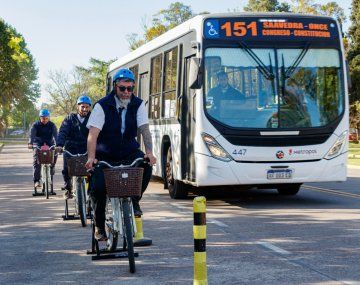 Choferes líderes: el programa en el que los conductores de colectivo son ciclistas por un día