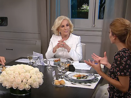 Juliana Awada y Mirtha se cruzaron en vivo Juliana Awada y Mirtha se cruzaron en vivo